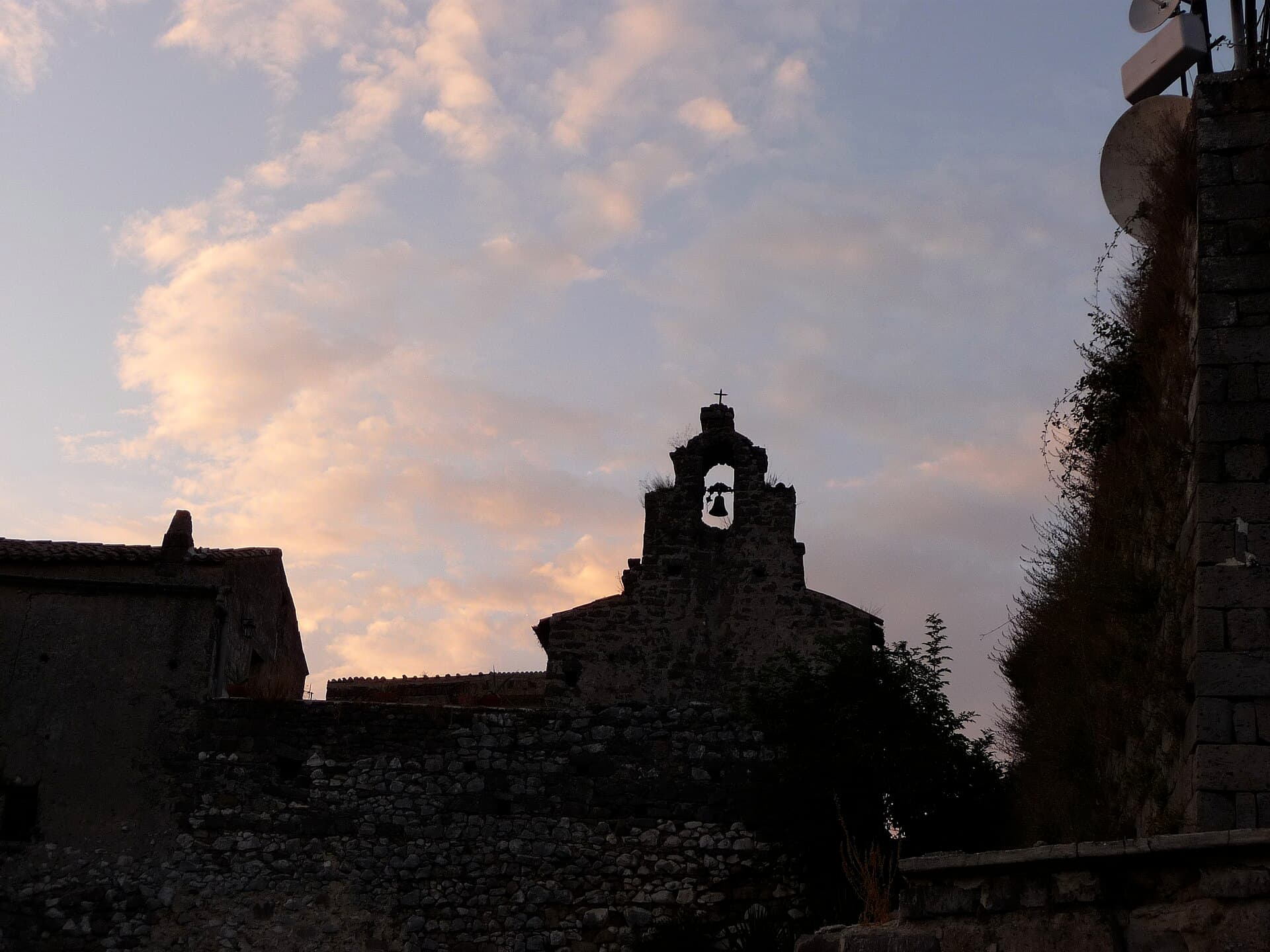Casertavecchia, borgo medievale sulle colline sopra Caserta