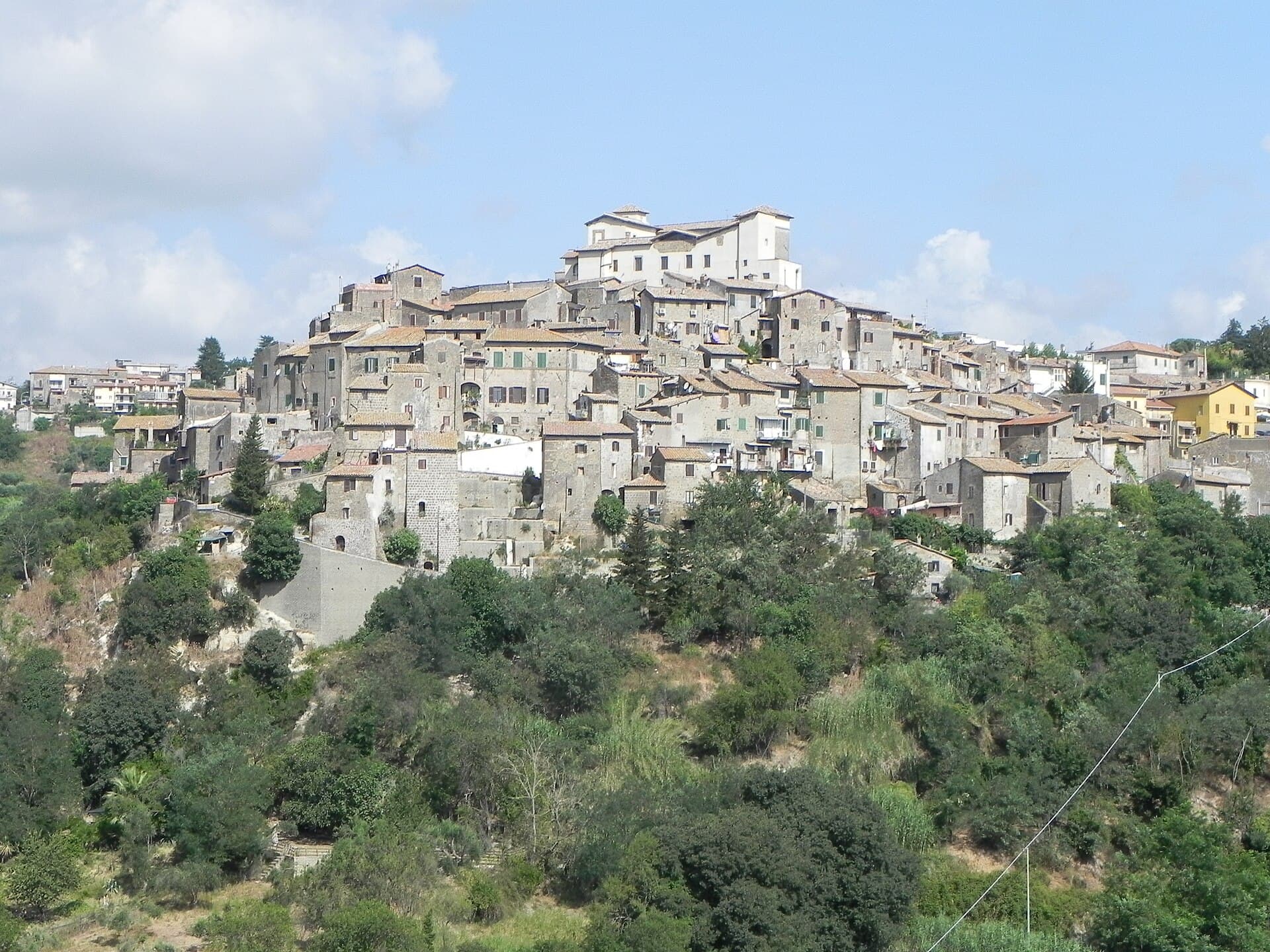 Il borgo di Castelnuovo di Porto con la Rocca Colonna