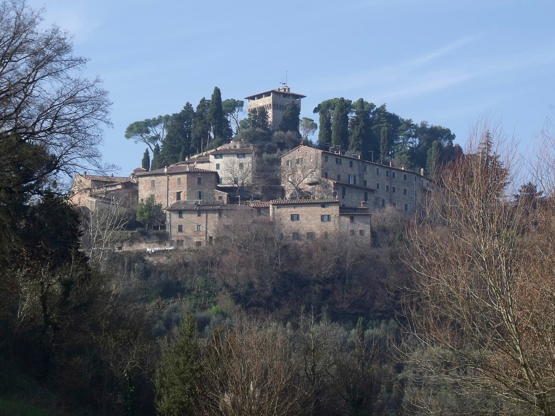 Il borgo di Cetona ai piedi dell'omonimo monte
