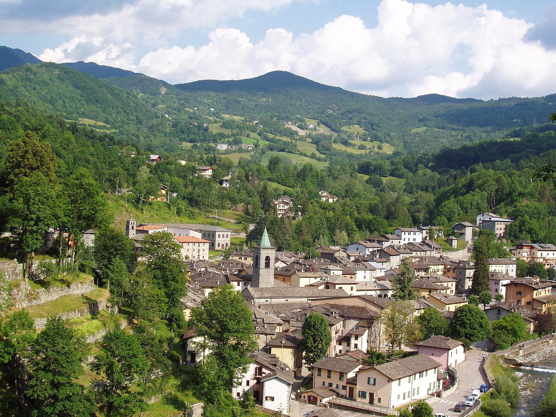 Fiumalbo, borgo di pietra dell'Appennino modenese