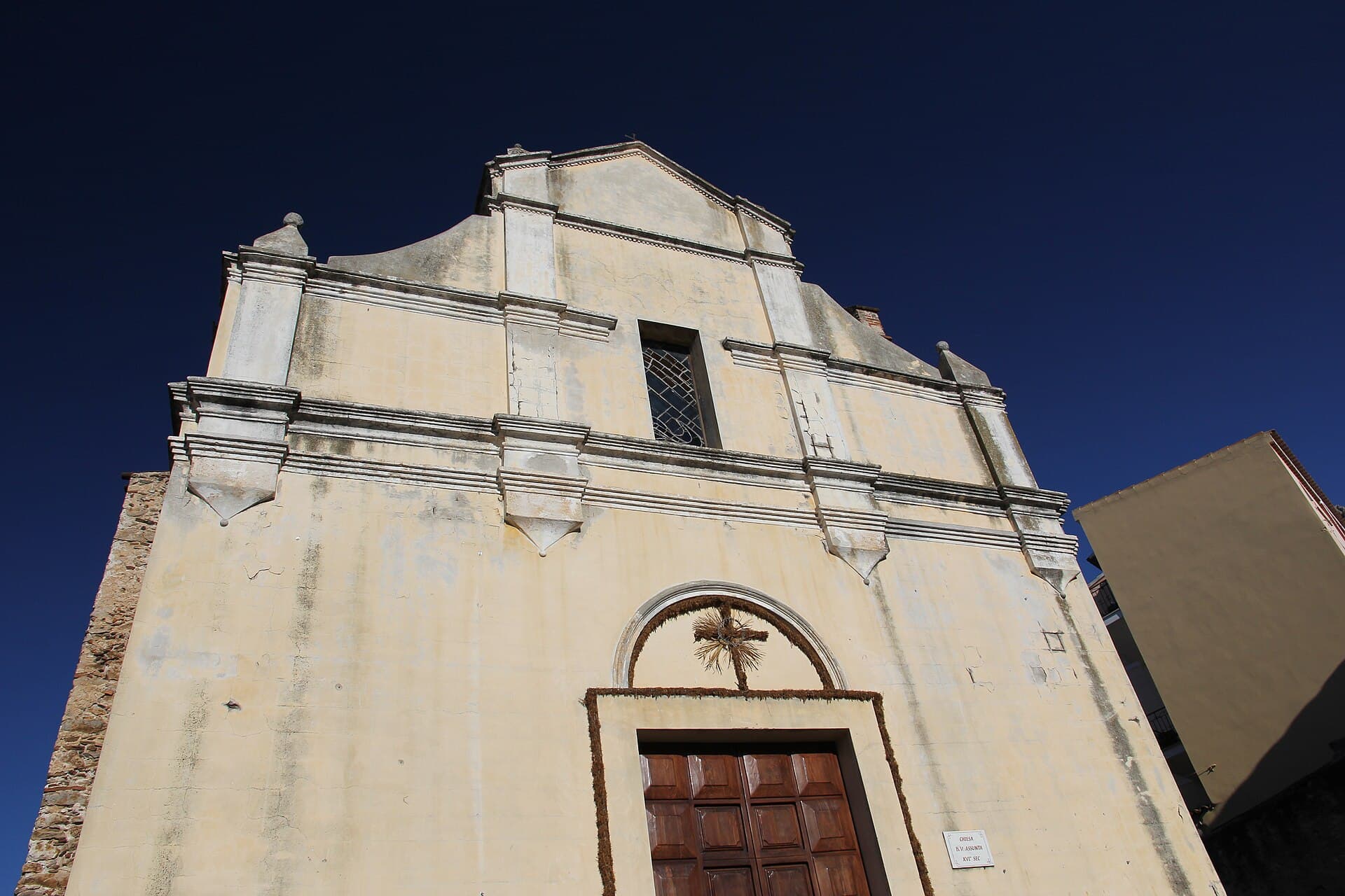 La chiesa dell'Assunta a Galtellì, borgo della Baronia ai piedi del Monte Tuttavista