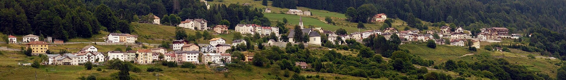 Panorama di Luserna, isola linguistica cimbra sugli altopiani trentini