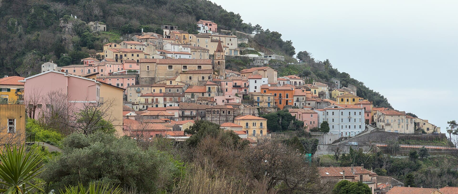 Il centro storico di Maratea e la costa tirrenica della Basilicata