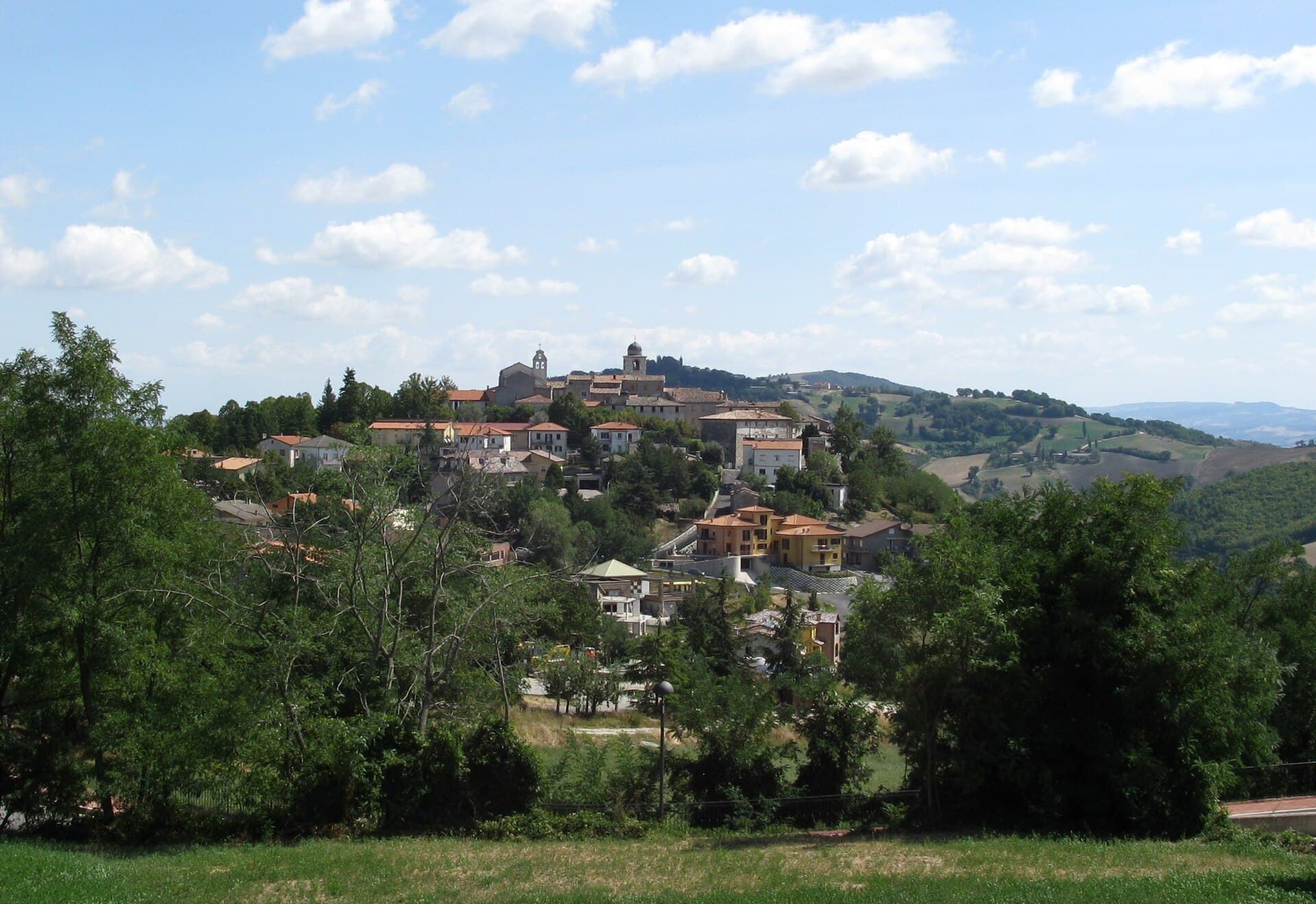 Il borgo collinare di Monte Grimano Terme, nel Montefeltro