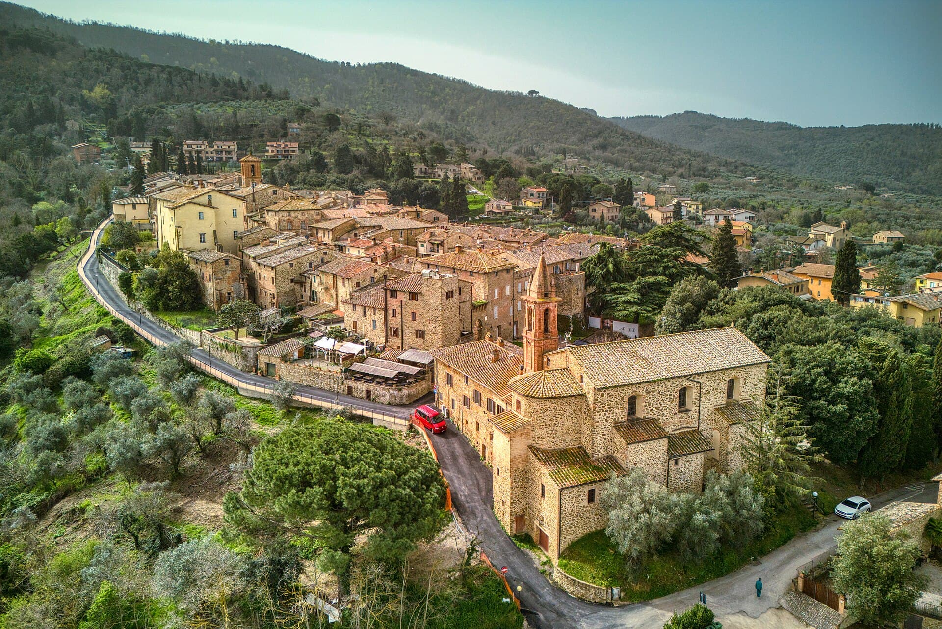 Il borgo murato di Paciano, sulle colline del Trasimeno