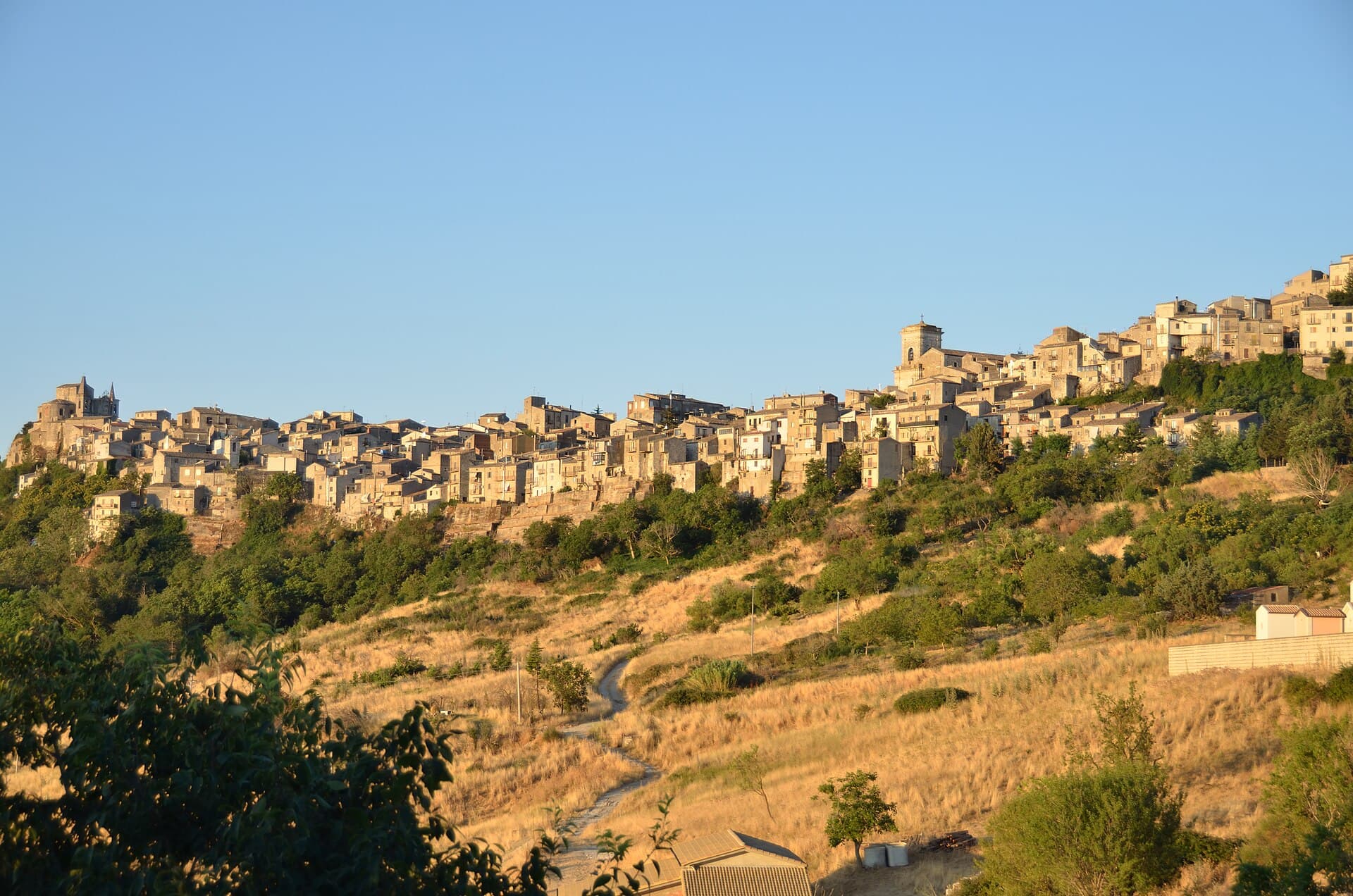 Panorama di Petralia Soprana, il piu' alto dei borghi delle Madonie