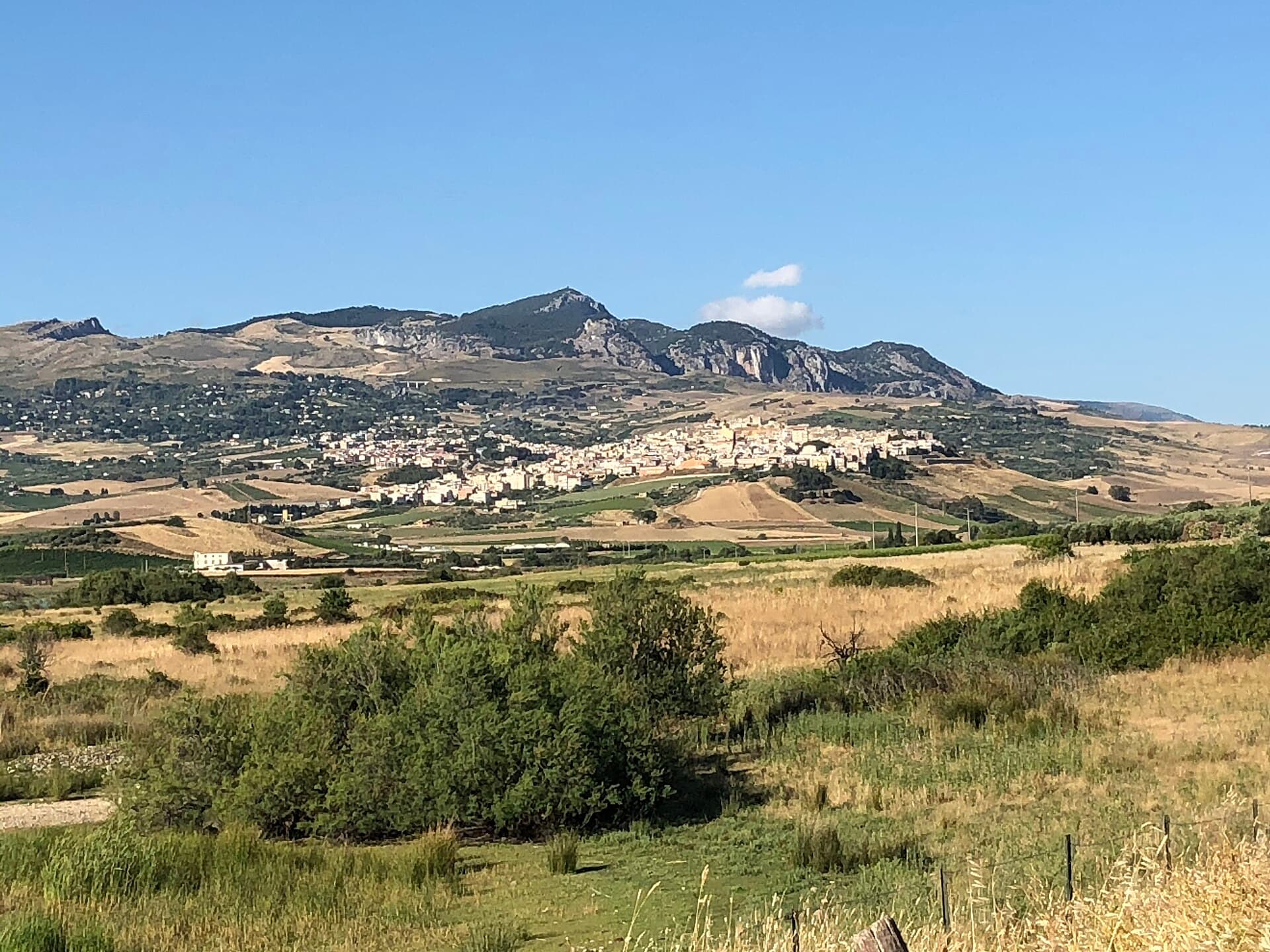 Veduta di Sambuca di Sicilia, borgo di origine araba nel Belice